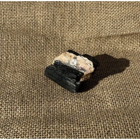 Tourmaline With Matrix 2" Raw 96g - Picture 6 of 13